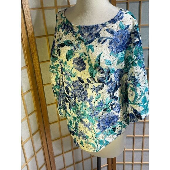 Draper's and Damons Sm Lace/Rhinestone Blouse - Picture 12 of 16